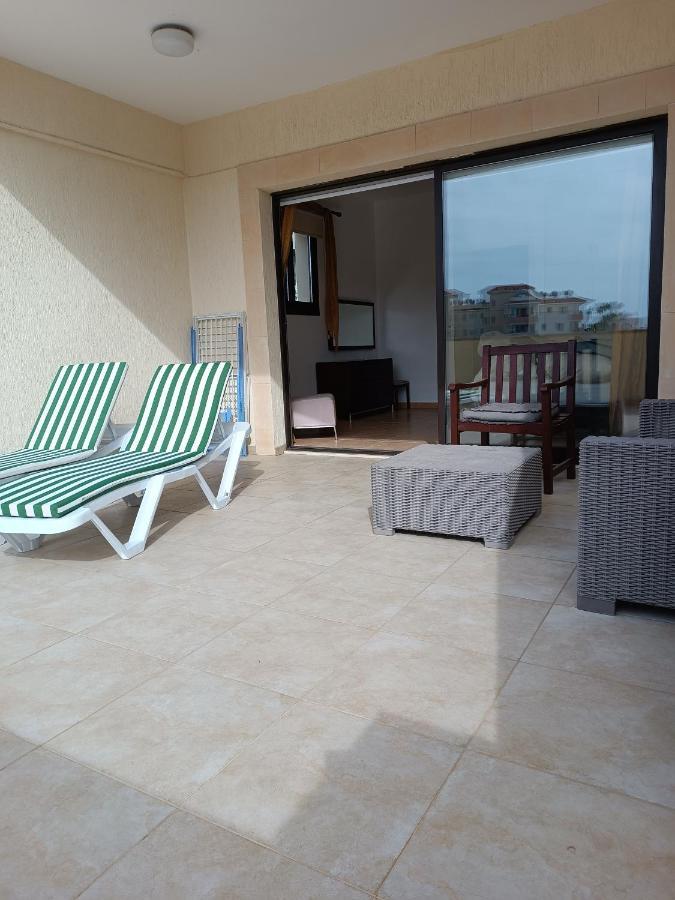 Pool Side 2 Bedroom Queens Gardens Complex Paphos Eksteriør bilde