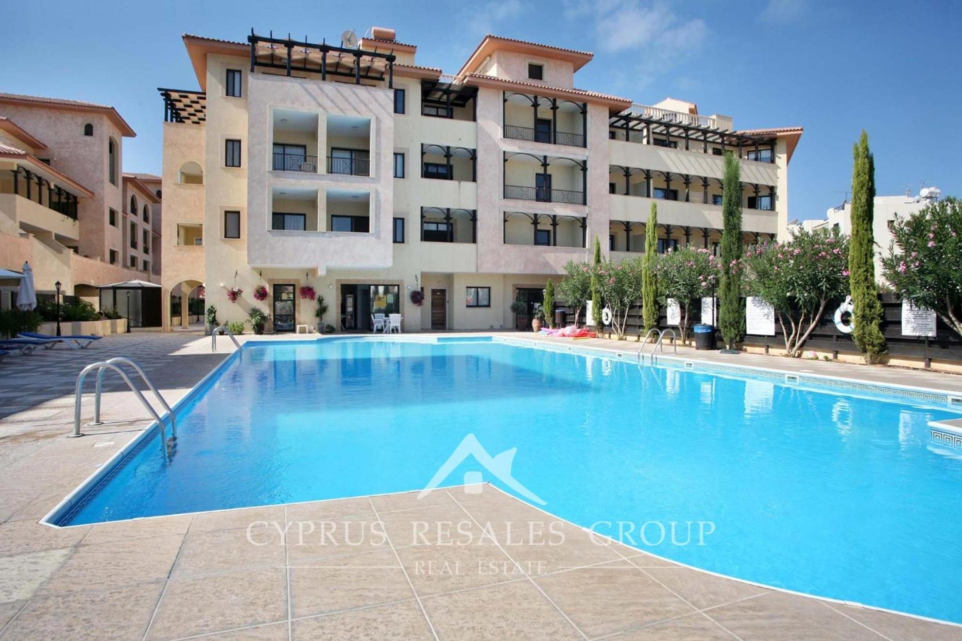 Pool Side 2 Bedroom Queens Gardens Complex Paphos Eksteriør bilde
