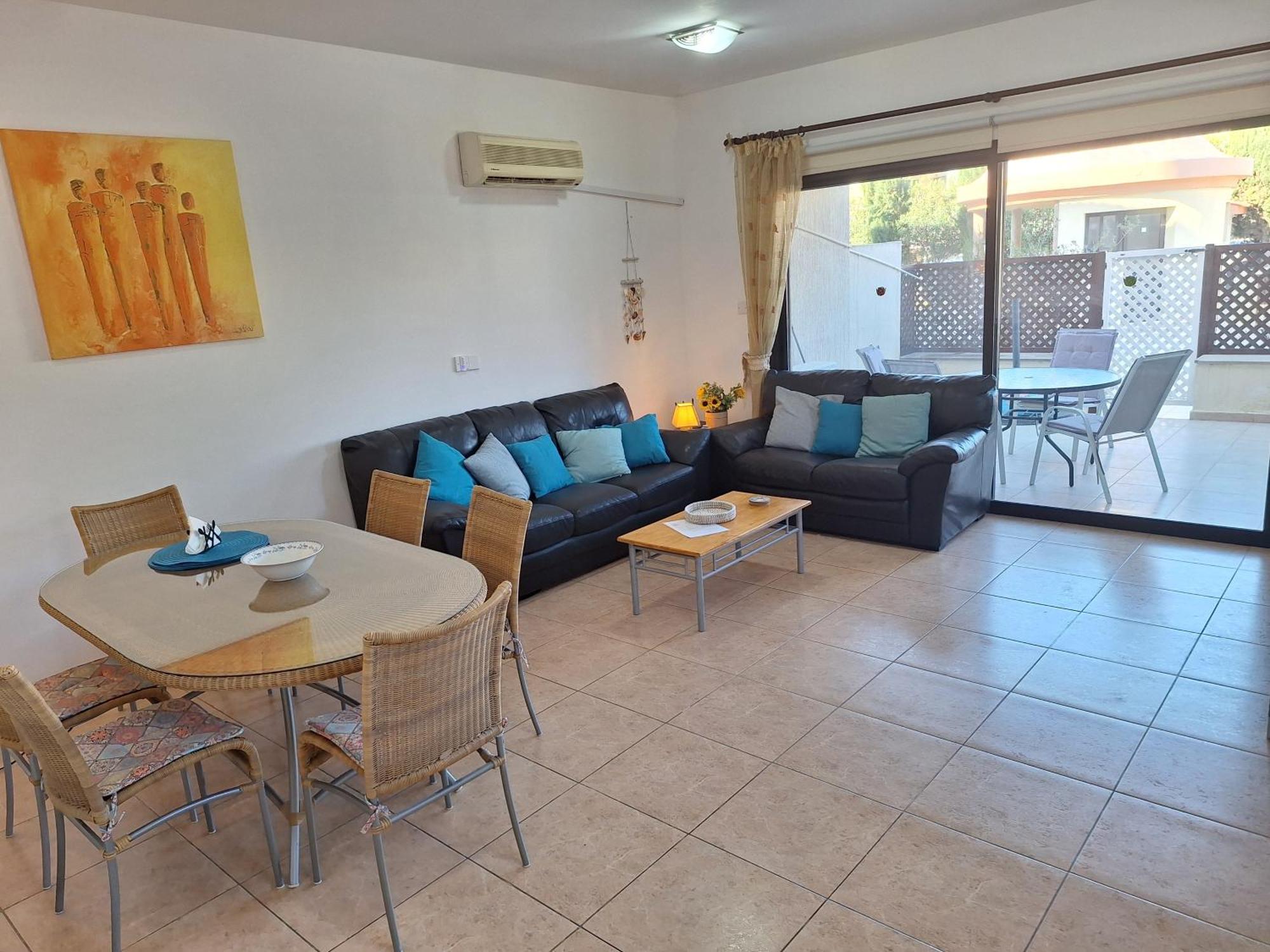 Pool Side 2 Bedroom Queens Gardens Complex Paphos Eksteriør bilde